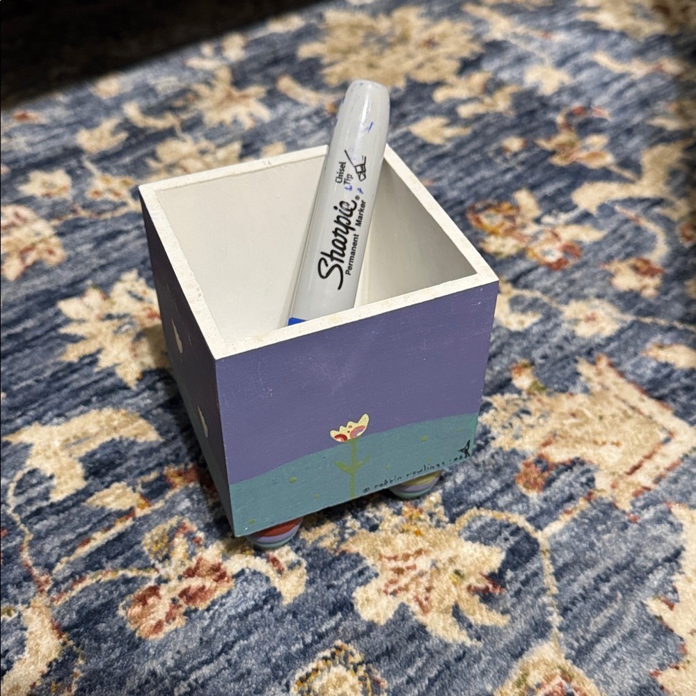 NATURAL LIFE Robin Rawlings wooden pencil/pen holder w/feet for desk blue/purple - Picture 9 of 11